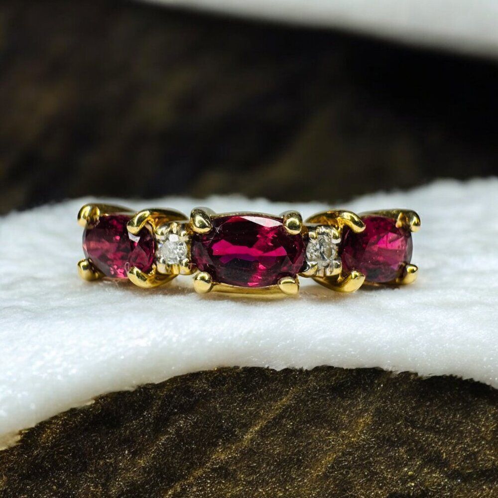 14K Gold- Natural Ruby & Diamond Ring -Size 6.25- .83CTTW -Oval- HIGH CLARITY-2g